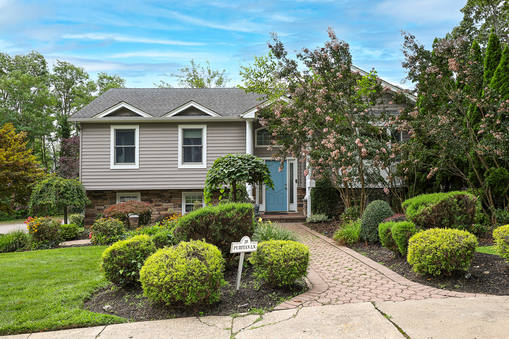 29 Puritan Ln, Farmingdale 2 29 Puritan Ln, Farmingdale 2