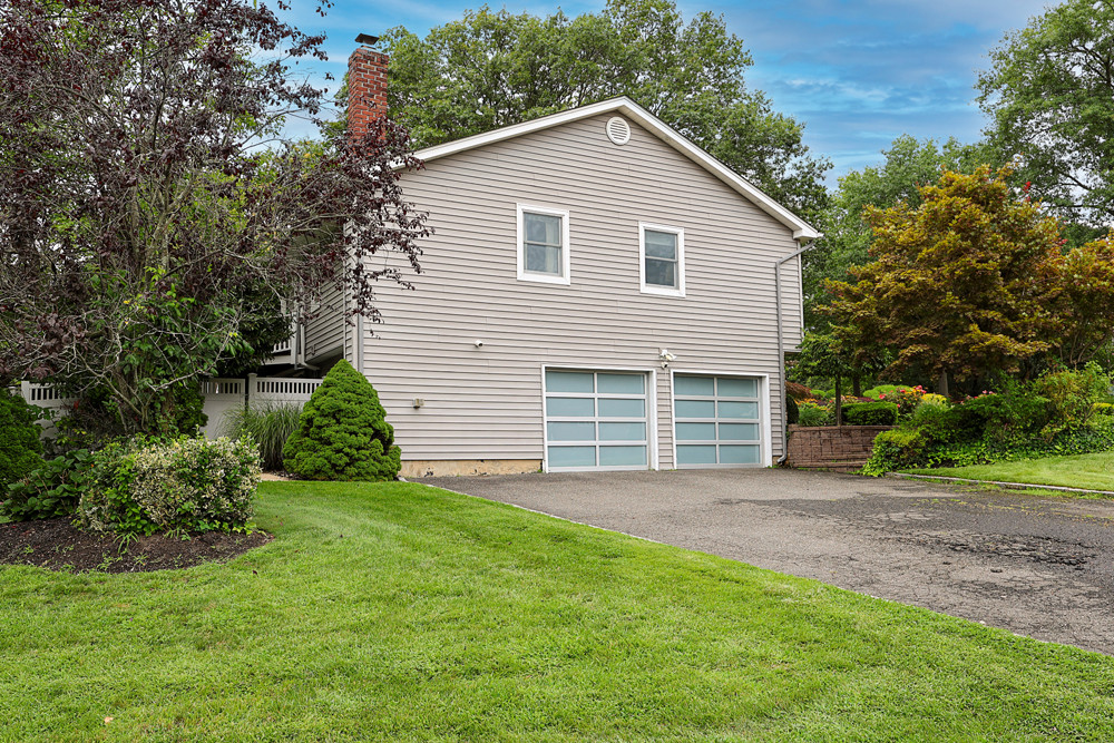 29 Puritan Ln, Farmingdale 5 29 Puritan Ln, Farmingdale 5